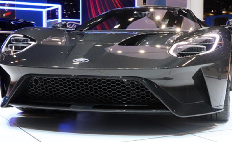 2020年福特GT的清漆充分暴露了超级跑车的轻质碳纤维车身