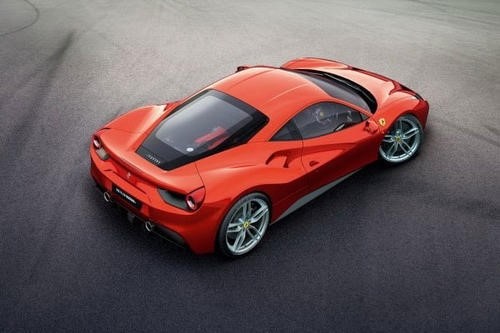 Ferrari Roma GTS看起来不错射击刹车渲染具有GTC4Lusso震动